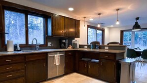 Micro-ondas, fogão, cooktop, lava-louças