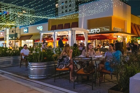 Outdoor dining