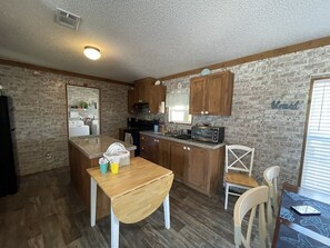 Fridge, microwave, oven, stovetop - Brand New Home Only Minutes From Boat Ramps (Steinhatchee)