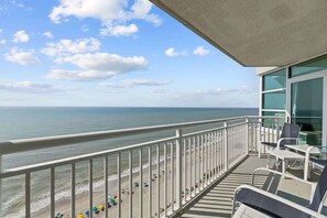 Property grounds - Direct Oceanfront 2 Bedroom HIGH FLOOR Suite Downt (Myrtle Beach)