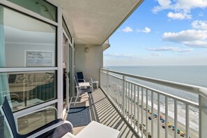 Property grounds - Direct Oceanfront 2 Bedroom HIGH FLOOR Suite Downtown! (Myrtle Beach)