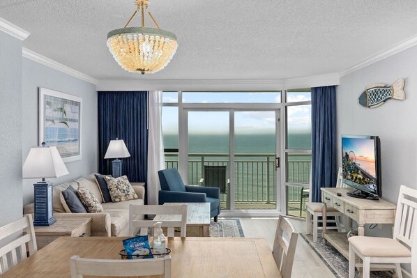 TV - Direct Oceanfront 2 Bedroom HIGH FLOOR Suite Downtown! (Myrtle Beach)