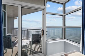 Interior - Direct Oceanfront 2 Bedroom HIGH FLOOR Suite Downtown! (Myrtle Beach)