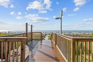 Property grounds - Direct Oceanfront 2 Bedroom HIGH FLOOR Suite Downt (Myrtle Beach)
