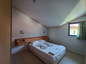 Familieleilighet | 1 soverom, skrivebord for bærbar PC, wi-fi (inkludert) og sengetøy