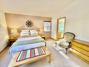 3 多间卧室、办公桌、熨斗/熨衣板、旅行婴儿床