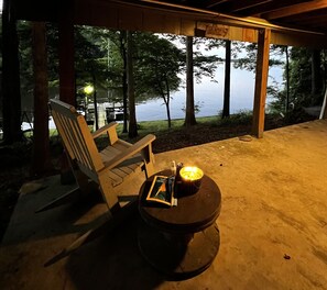 Terrace/patio - Cozy Cabin with Screened Porch and Fishing Dock on Lake D'Arbonne (Downsville)