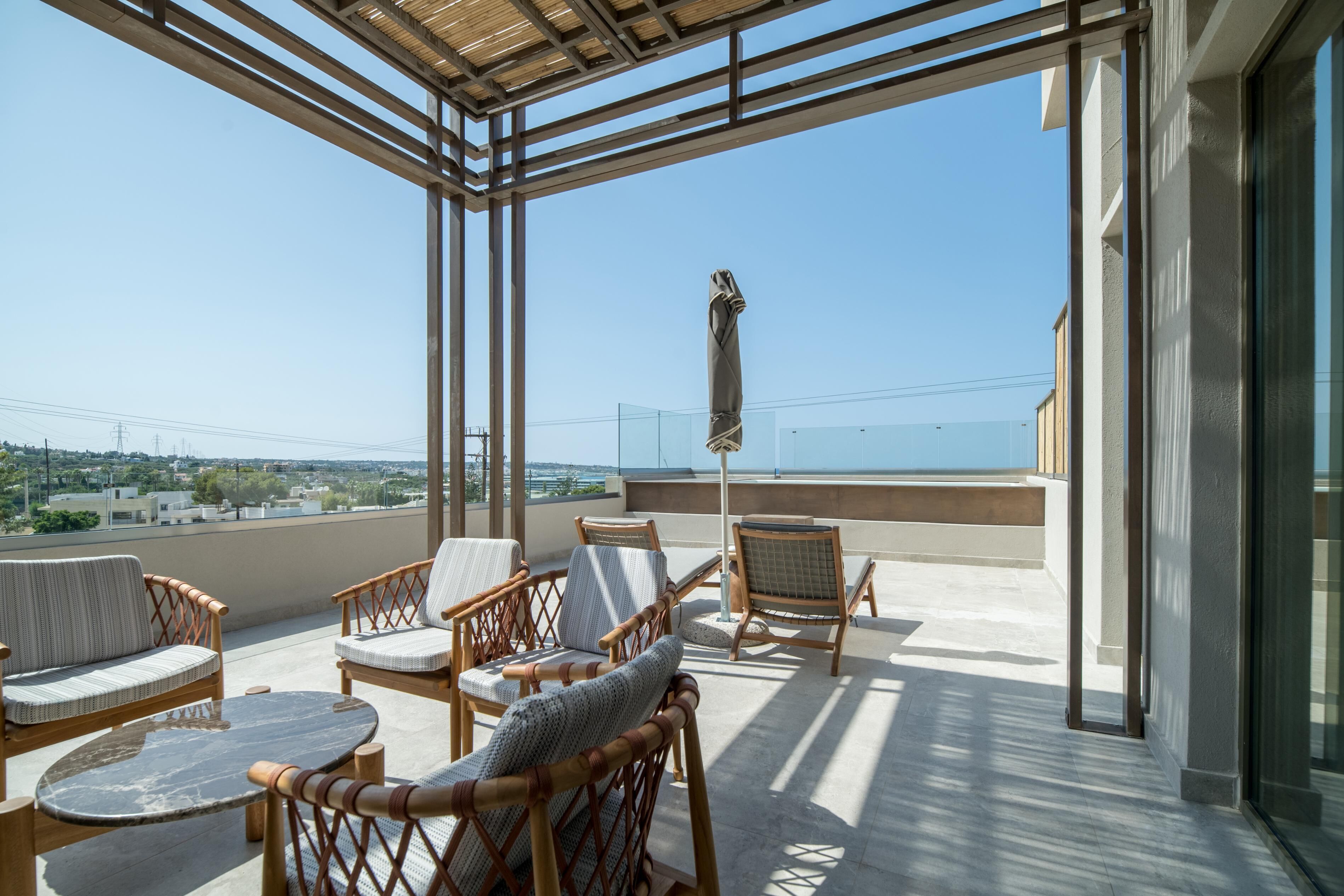 Petite Suite Sea View Outdoor Hot Tub | In-room safe, blackout drapes, soundproofing, iron/ironing board