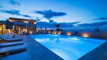 Classic Room Garden View Sharing Pool