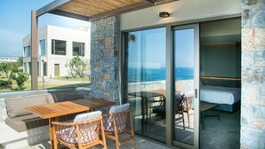 Classic Room Sea View Private Pool | Safe på rommet, blendingsgardiner, lydisolert og strykejern/-brett
