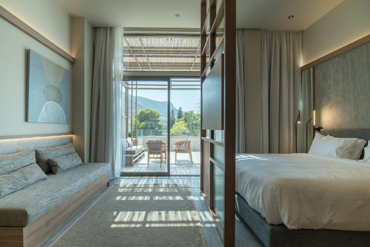 Caja de seguridad en la habitación y cortinas blackout