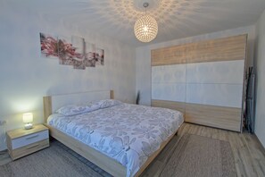 2 多间卧室、熨斗/熨衣板、免费 WiFi、床单