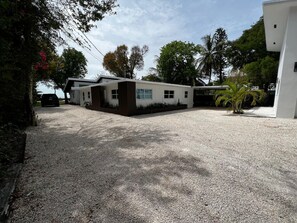 Exterior - Bay sunsets and dockage (Key Largo)