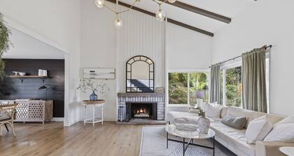 Stunning Home with Hot Tub, Golf Course Views & Close to all So Cal Attractions!