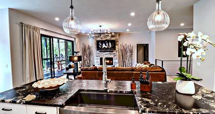 Perfect Lakefront 5BR Luxury Home-Wow Views, Fire Pit, Kayaks,Best Shore Access
