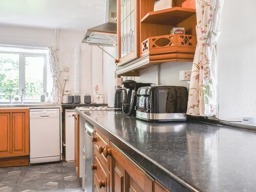 4 bedroom accommodation in East Rolstone, near Weston-Super-Mare