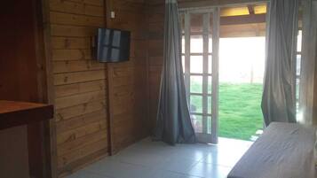 2 多间卧室、熨斗/熨衣板、WiFi、床单