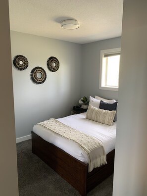 4 chambres, bureau, Wi-Fi gratuit, draps fournis