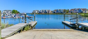 Cottage on the Canal minutes from Ocean City, Assateague Island and Ocean Downs