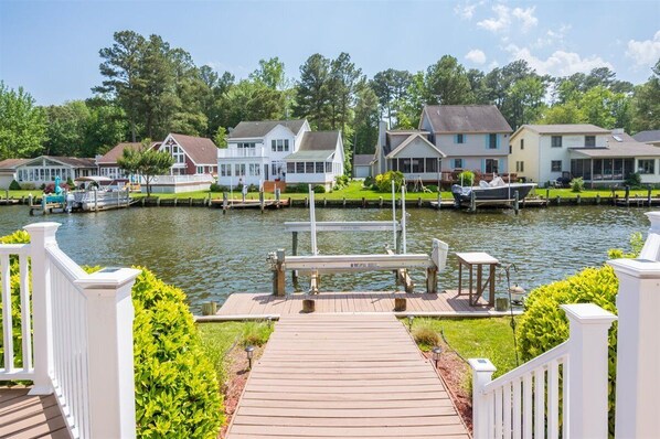 Unclassified image, 1 of 22, button