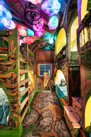 5 Schlafzimmer, Schreibtisch, BĂŒgeleisen/BĂŒgelbrett, Reisekinderbett