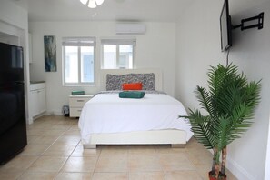 1 chambre, fer et planche à repasser, Wi-Fi, draps fournis