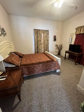 2 bedrooms, travel crib, free WiFi, bed sheets