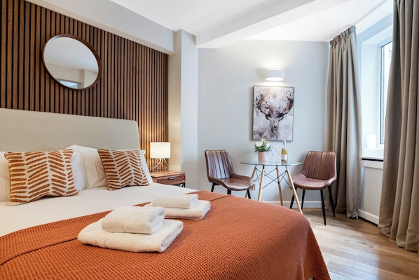 1 soverom, strykejern/-brett, wi-fi (inkludert) og sengetøy