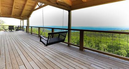 Secluded Mountain Cabin with Spectacular Views- Hiker's Dream
