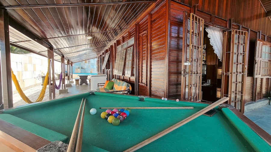 Seu Chalé na praia! SPA com Hidro Aquecida, Fogueira, Piscina, Bilhar