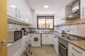 Frigorífic, microones, forn i rentaplats 