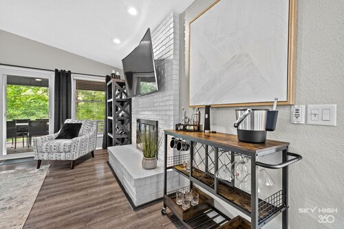 ☆ THE BELLA ☆ Near Trailheads & Lakes ☆ Back Patio