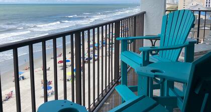 Oceanfront Beauty: 2 Bedroom 2 bath Shalimar Condo with Breathtaking Beach Views