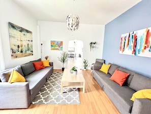 Smart TV - Bright Spacious 2br 1 stop NYC Wifi/Coffee (Hoboken)