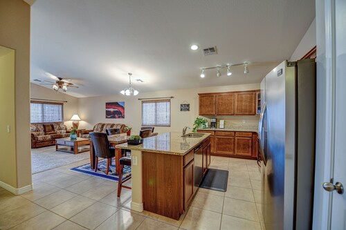 Peaceful 3-bdrm Residential House with Home Office