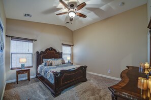 3 bedrooms, desk, iron/ironing board, travel crib