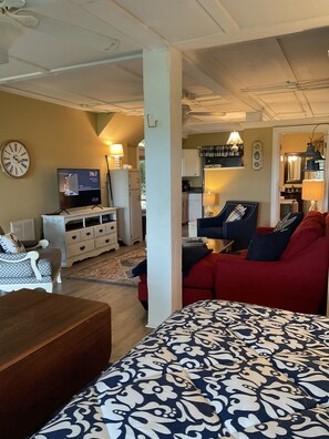 1 bedroom, bed sheets