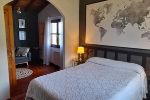 4 bedrooms, iron/ironing board, free WiFi, bed sheets