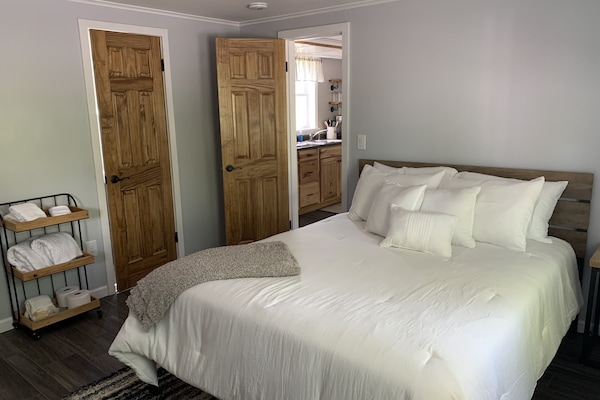 1 Schlafzimmer, Bügeleisen/Bügelbrett, kostenloses WLAN, Bettwäsche