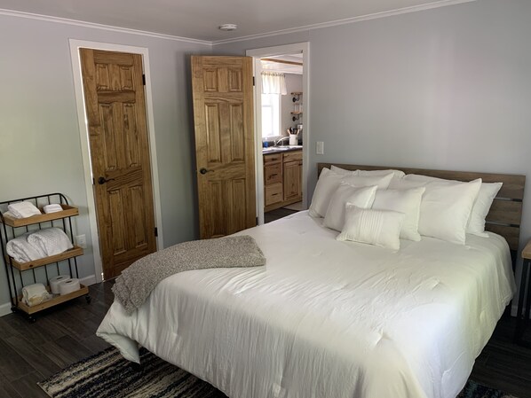 1 chambre, fer et planche à repasser, Wi-Fi gratuit, draps fournis