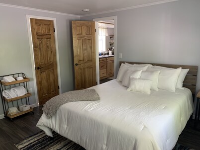 Remodeled cozy country suite. Close to Cooperstown