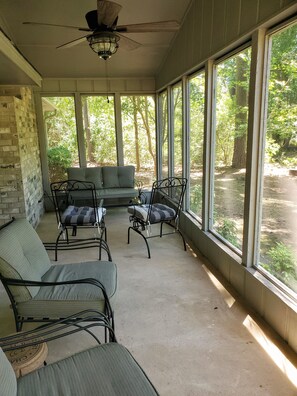 Interior - Little Getaway Paradise on the Golf Course w/Resort Amenities! (Holly Lake Ranch)