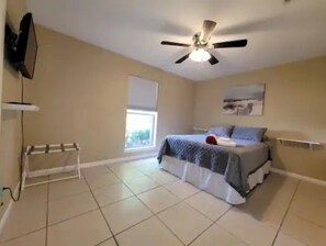 3 chambres, fer et planche à repasser, accès au Wi-Fi (inclus)