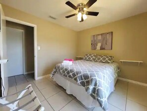 3 habitaciones, tabla de planchar con plancha y wifi gratis 