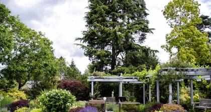 Modern Microsoft Redmond Campus Condo with Balcony