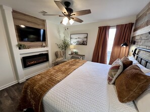 1 bedroom, iron/ironing board, free WiFi, bed sheets - Just steps away from the Pools/Clubhouse/Golf/The Grill Restaurant  (Branson)