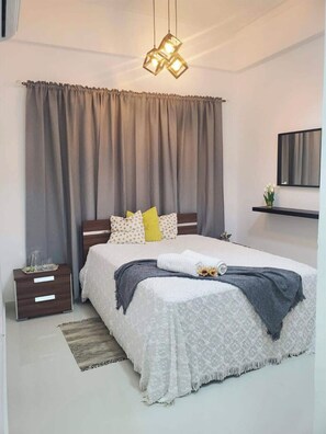 2 bedrooms, in-room safe, iron/ironing board, free WiFi