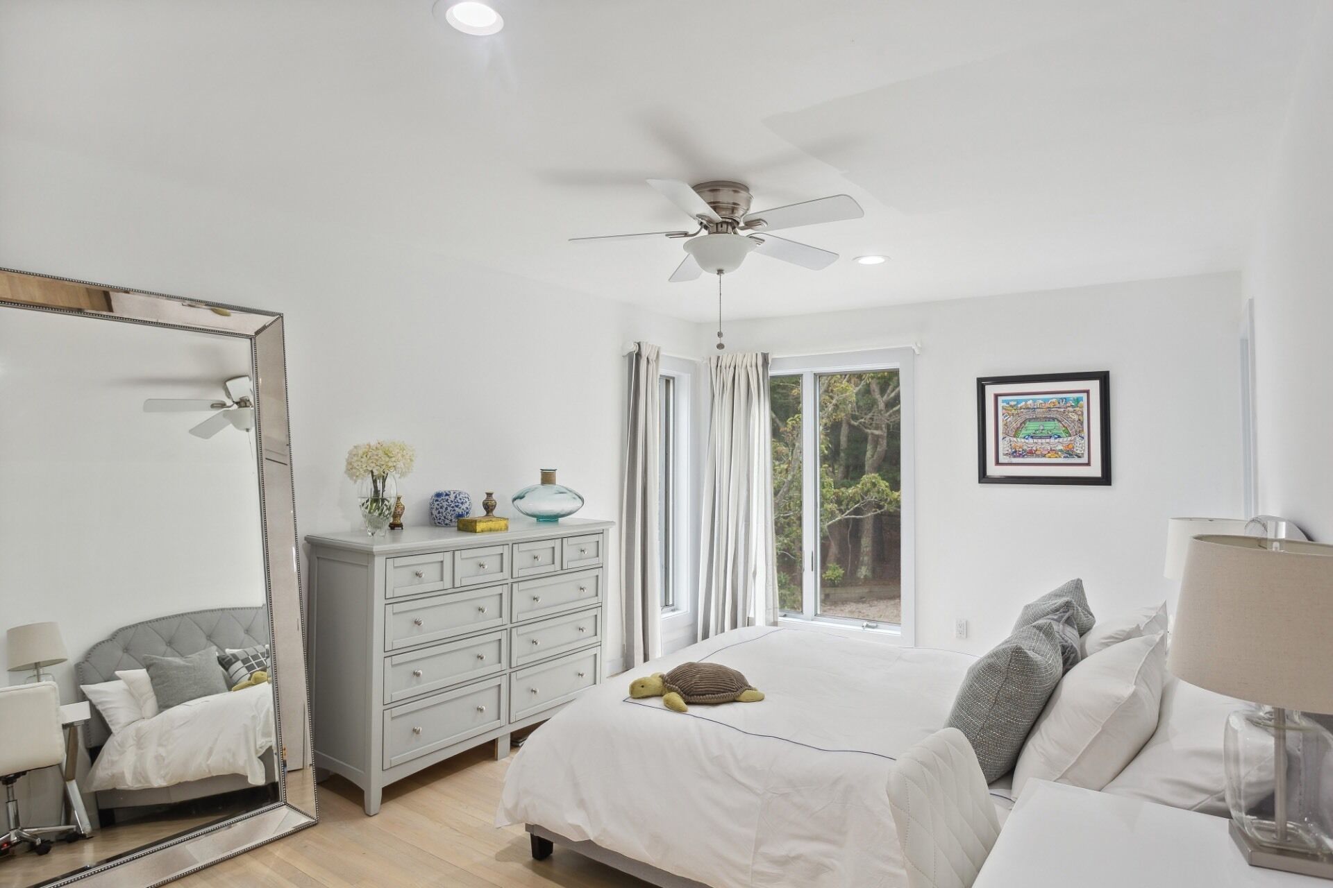 5 Schlafzimmer, Schreibtisch, Bügeleisen/Bügelbrett, kostenloses WLAN