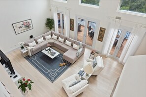 Smart TV, fireplace, ping pong, stereo - Private 2.1 acre gated home with heated pool and tennis & pickleball court (Southampton)