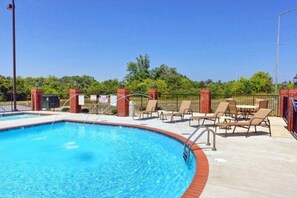Pool - 8 min to Dollywood- Close to parkway River and Mountain Views 2BR/2BA Sleeps 6 (Sevierville)